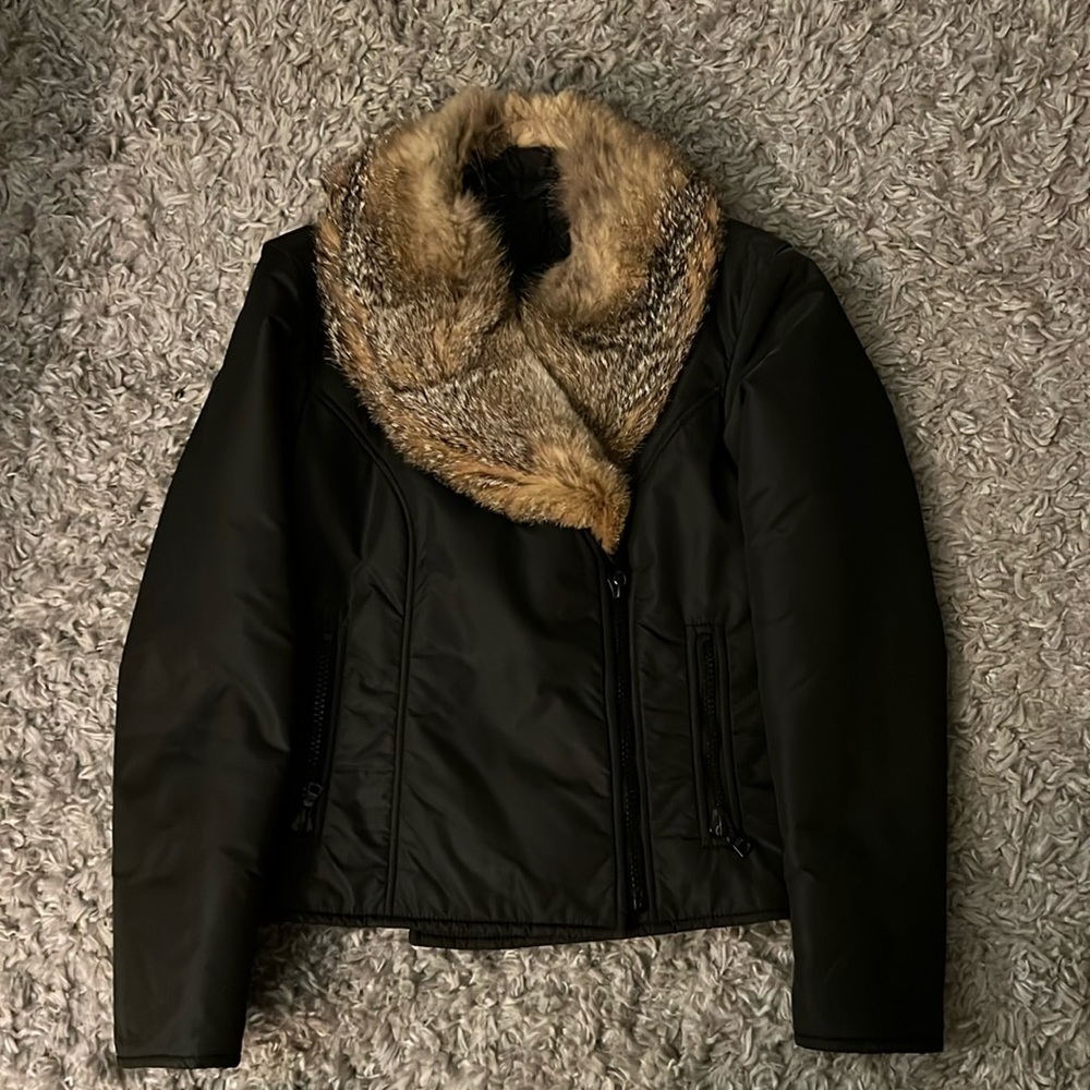 “HEAD sports” Black nylon jacket with furry collar. Size medium.